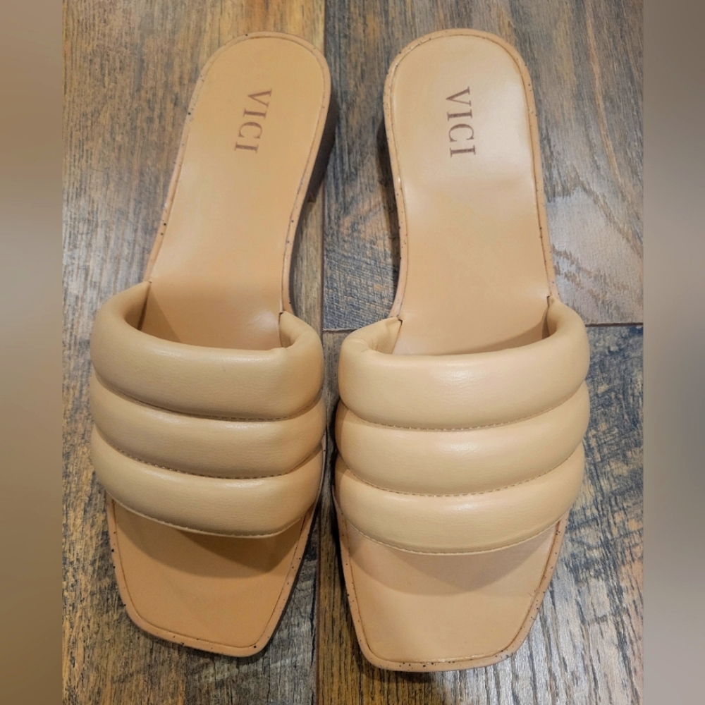Vici women's sandals